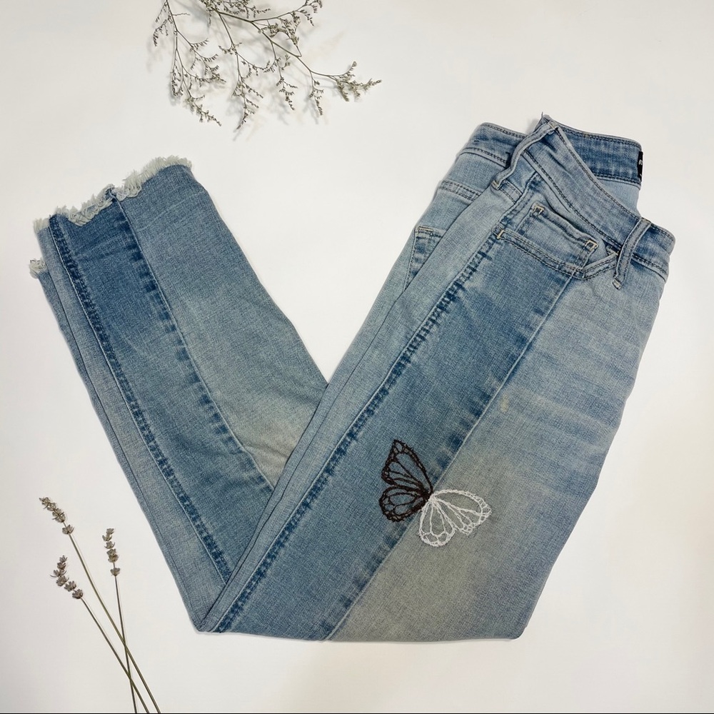 HOLLISTER COLORBLOCK EMBROIDERED BOYFRIEND JEANS